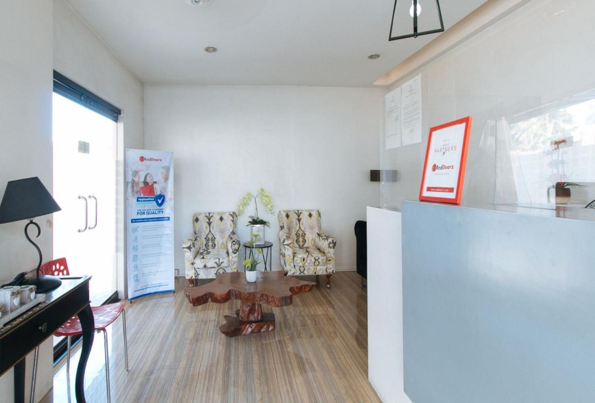 Reddoorz Plus @ Taj Hotel Tuguegarao Luaran gambar