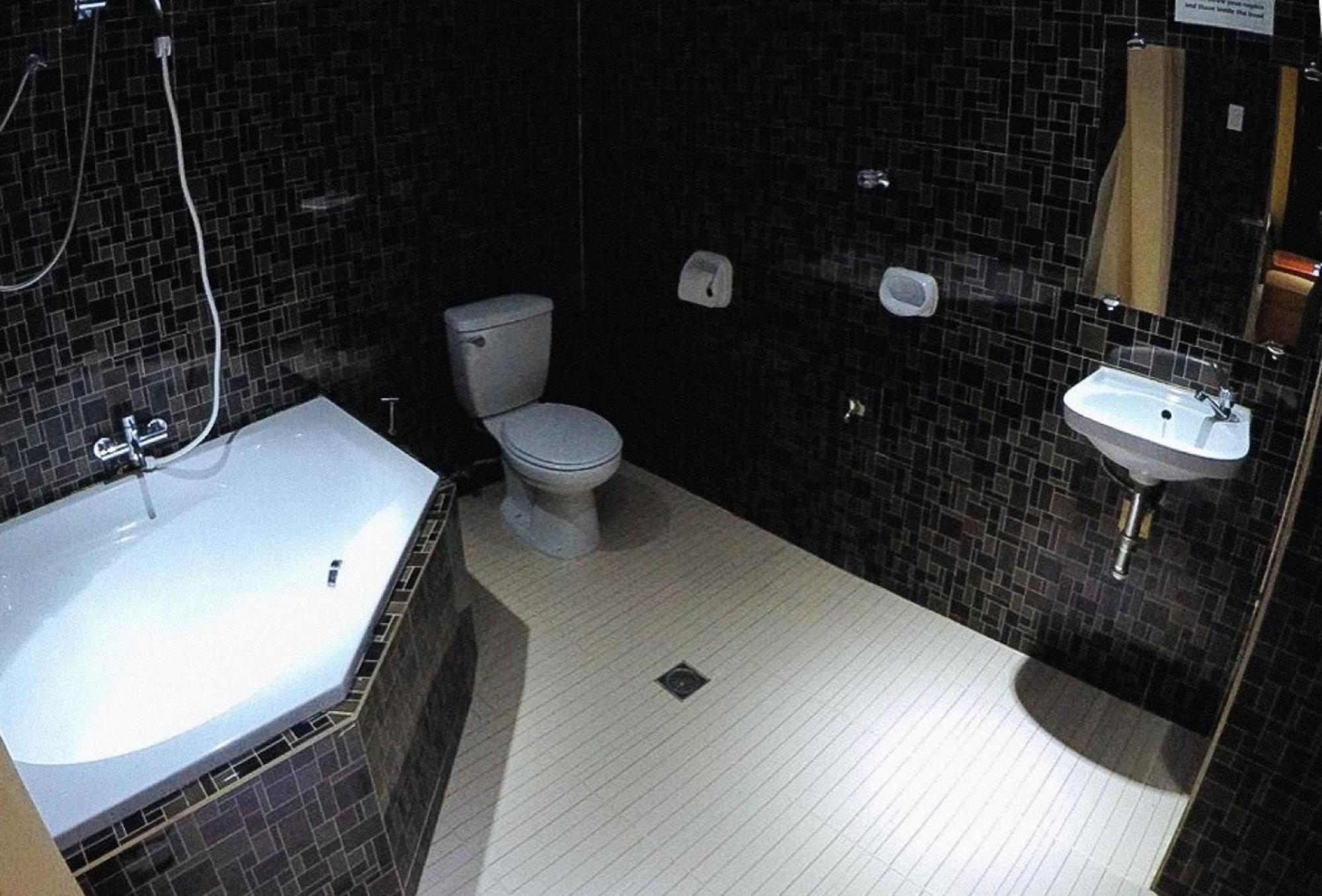 Reddoorz Plus @ Taj Hotel Tuguegarao Luaran gambar