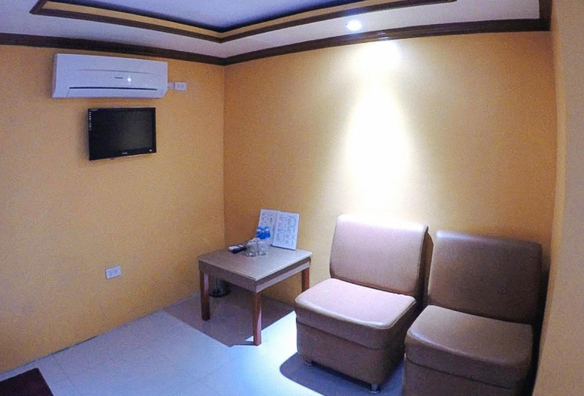 Reddoorz Plus @ Taj Hotel Tuguegarao Luaran gambar