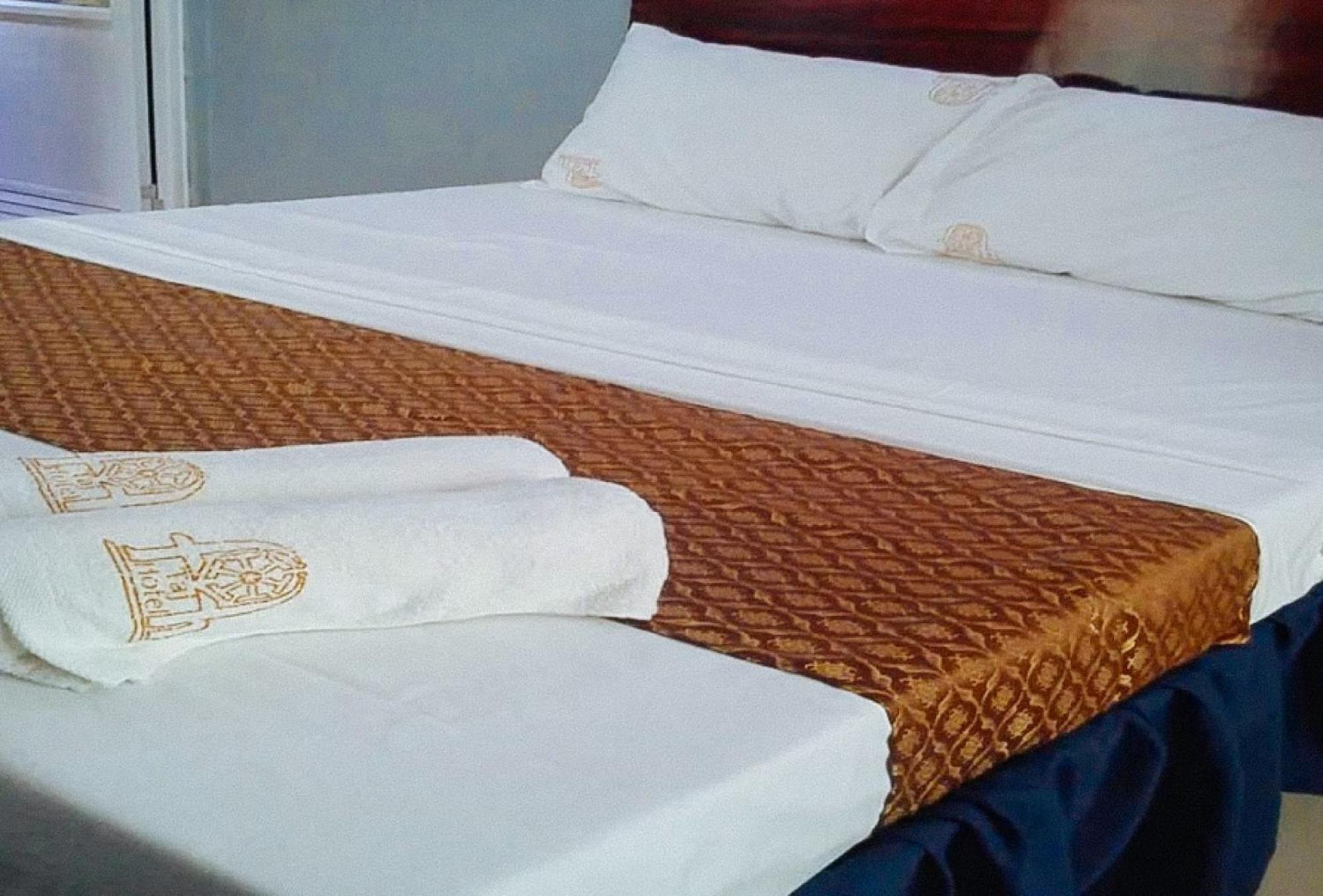 Reddoorz Plus @ Taj Hotel Tuguegarao Luaran gambar